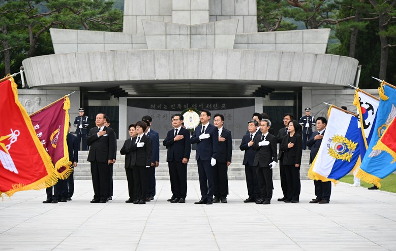 오세훈 시장, 1일(수) 국립서울현충원 참배로 민선 9기 시작