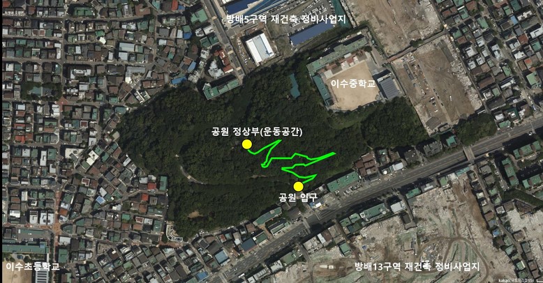 숲속에 스며든 녹음의 길, 모두를 품...